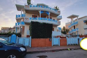 Marina di ginosa abitazione con piccolo giardino