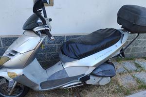 Scooter Aprilia leonardo 250