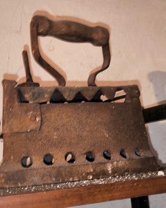 FERRO DA STIRO A CARBONE