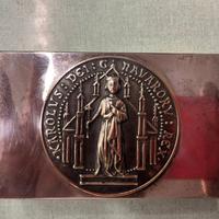 Porta fiammiferi o porta filtri da tavolino.