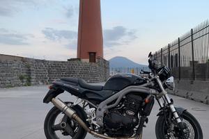 Moto triumph speed triple 955i 2001