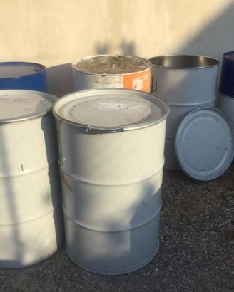 Bidoni in ferro da 200 litri