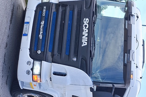 Scania con cronotachigrafo analogico