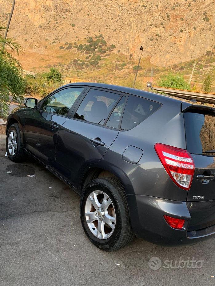 TOYOTA RAV4 3ª serie