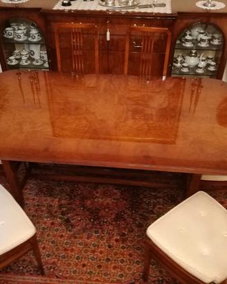 Arredo sala da pranzo stile Liberty