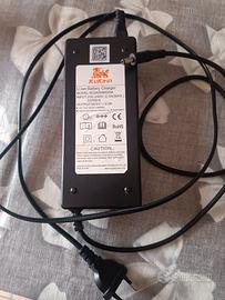 caricabatterie monopattino elettrico 