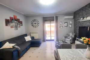 3 VANI E MEZZO ZONA CIVICO CON 2 WC E POSTO AUTO