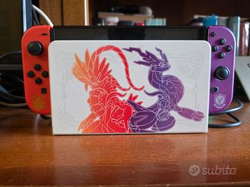 Switch Oled versione scarlatto e violetto