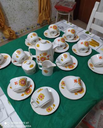 Servizio completo di 12 tazzine di caffè monopoli