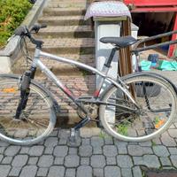 bici mtb Decathlon in alluminio triban trail