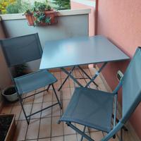 Set tavolino e sedie da balcone