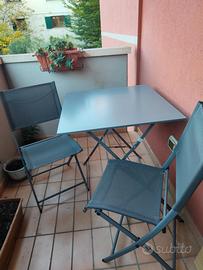 Set tavolino e sedie da balcone