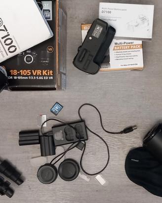 Fotocamera NIKON D7100 + obbiettivi + accessori