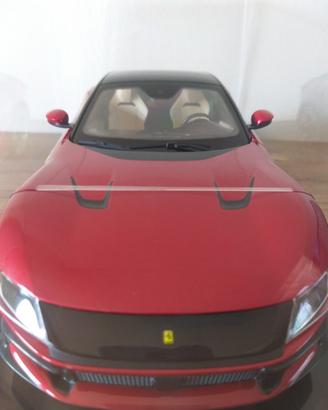 Ferrari 12 cilindri 1/18