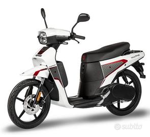 Scooter elettrico Askoll Helmo (2025)