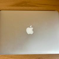 Apple Macbook  air 13”