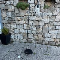 Lampada da terra industrial design pulito moderno