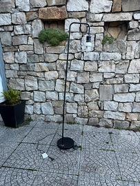 Lampada da terra industrial design pulito moderno