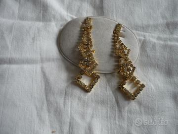 ORECCHINI CON BRILLANTINI BIGIOTTERIA