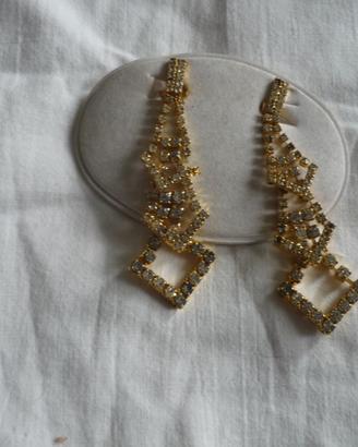 ORECCHINI CON BRILLANTINI BIGIOTTERIA