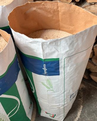 Segatura di legna da ardere  in sacchi da 10 kg