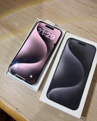iPhone 15 Pro Max 256GB con Scatola - 89% Stato Ba