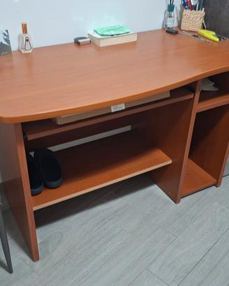 Scrivania porta pc