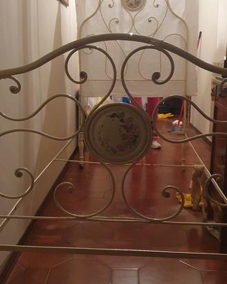 Letto in metallo
