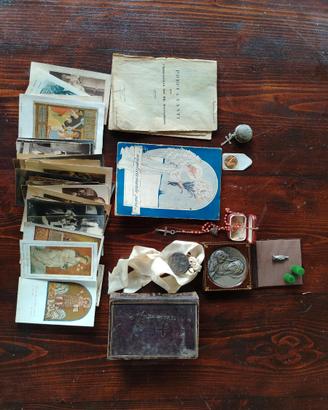 Lotto di vari oggetti religiosi cassetto nonna