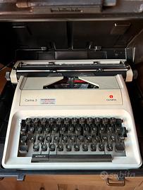 Macchina da scrivere OLYMPIA Carina 3