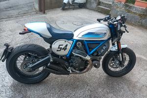 ducati scrambler cafè Racer 
