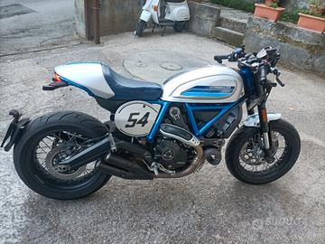 ducati scrambler cafè Racer 