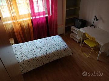 Stanza singola per ragazza