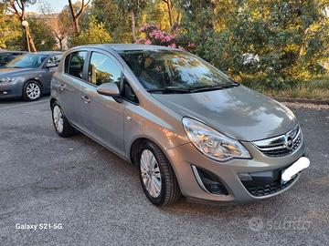 OPEL CORSA 1.2 - 2011 - pochi km