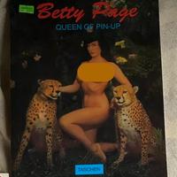 Betty Page taschen