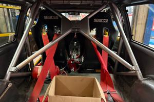 Roll bar e allestimento gara renault 5 gt turbo