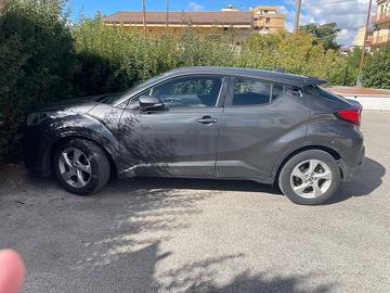 Toyota chr