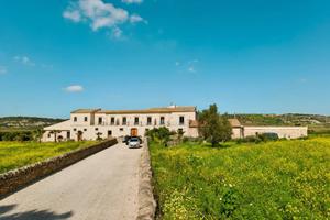 Rustico / Casale di 2300 m² con più di 5 locali a 