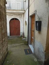 Casa indipendente di 150 m² con più di 5 locali a 