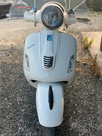 Vespa 300