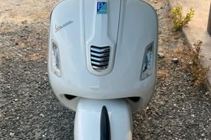 Vespa 300