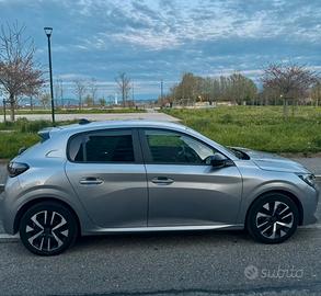 53.000km unico proprietario, tagliandi inclusi
