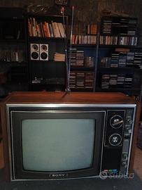 Sony T V  Trinitron kv-1300e color 1968