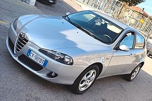 Alfa 147 JTDM 120cv " SCAMBI0 con BENZINA "