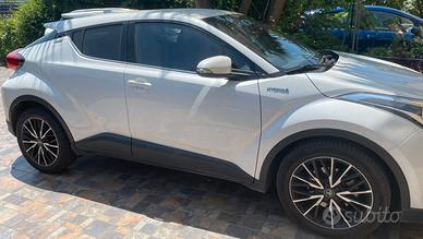 Toyota CH-R Hybrid black edition 2018
