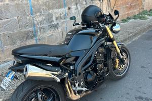 Triumph speed triple 1050