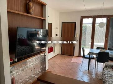 POMEZIA TRiLOCALE ARREDATO CON GIARDINO PRIVATO