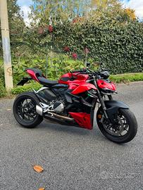 Ducati StreetFighter V2 2024