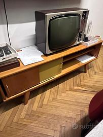 Mobile basso in legno
