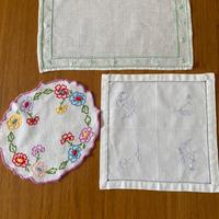 3 centrini della nonna ricamati a colori